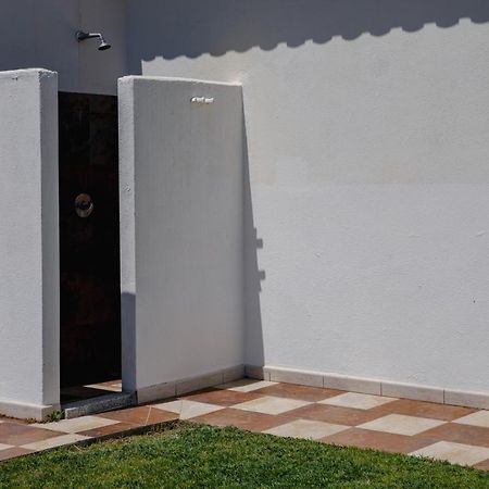 Villa Le Residenze Di Baia Sant'Anna Tanaunella Exterior foto